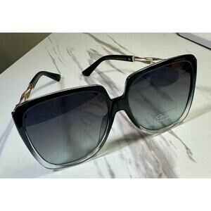 Jessica Simpson Oversized Teardrop Glasses